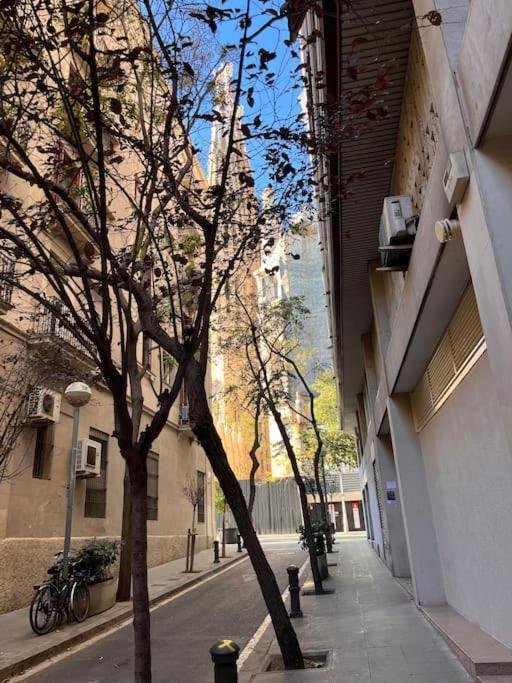 Loft Nearby Sagrada Familia Apartment Barcelona Ngoại thất bức ảnh